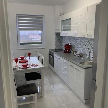 Apartament 2 Camere Prima Nufaru אורדאה מראה חיצוני תמונה
